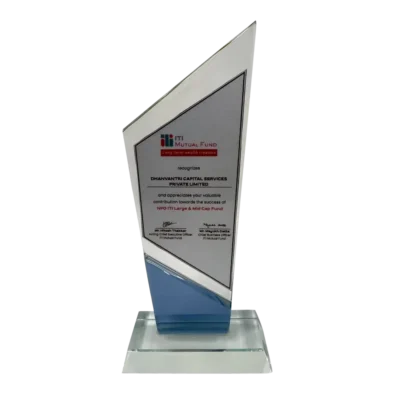 Dhanvantri Capital Services Pvt Ltd received an award from ITI mutual funds AMC for outstanding performance in financial services.