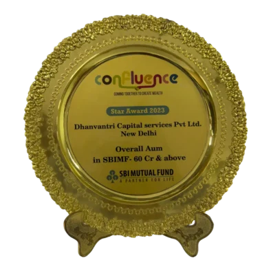 Dhanvantri Capital Services Pvt Ltd received an award from SBI AMC for outstanding performance in financial services.