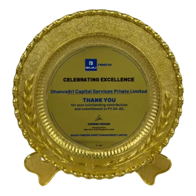 Dhanvantri Capital Services Pvt Ltd received an award from Bajaj Finserv Mutual Funds AMC for outstanding performance in financial services.