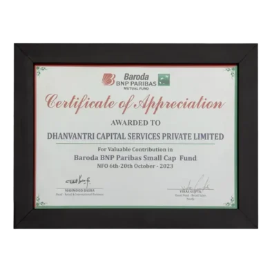 Dhanvantri Capital Services Pvt Ltd received an award from Baroda BNP Mutual fund AMC for its contribution Baroda BNP Small Cap Fund NFO